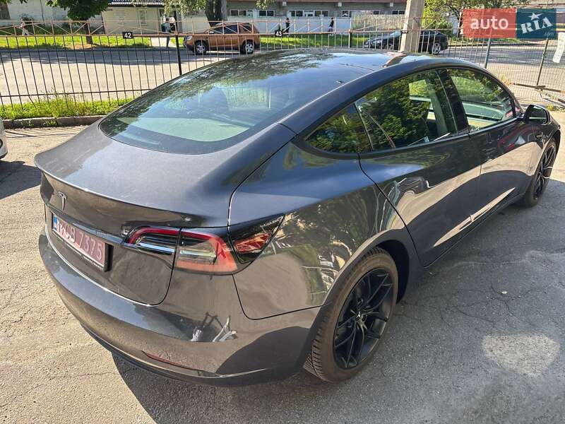 Седан Tesla Model 3 2023 в Полтаві