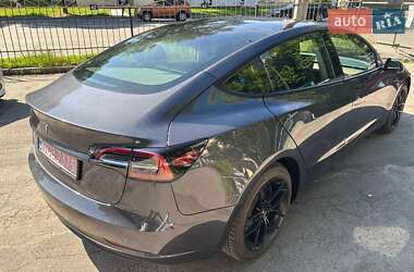 Седан Tesla Model 3 2023 в 
