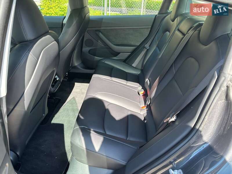Седан Tesla Model 3 2023 в Полтаві