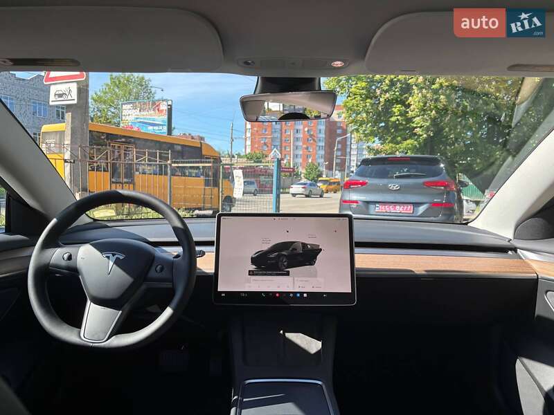 Седан Tesla Model 3 2023 в Полтаві