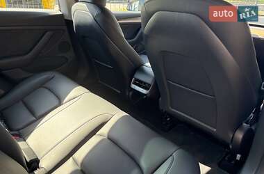 Седан Tesla Model 3 2023 в 