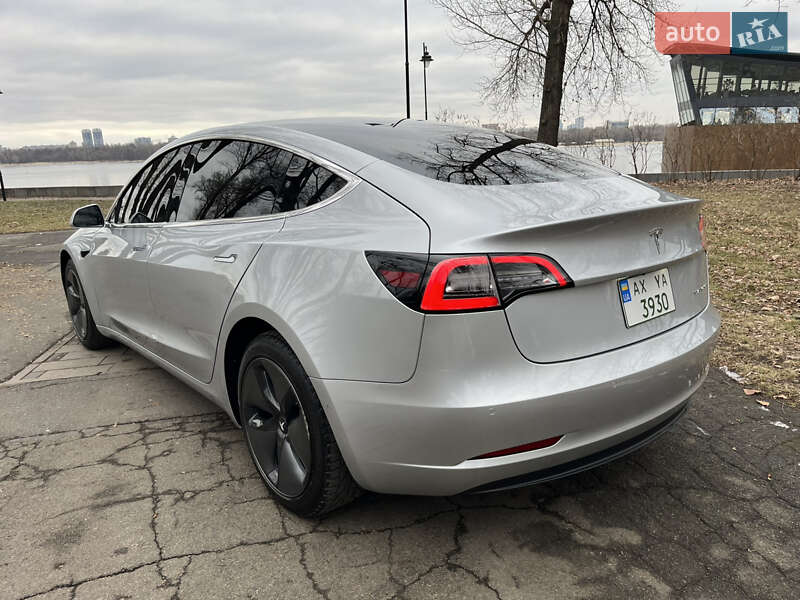 Седан Tesla Model 3 2018 в Києві
