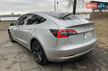 Седан Tesla Model 3 2018 в 