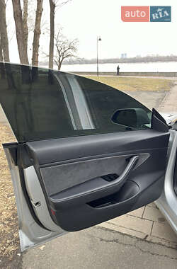 Седан Tesla Model 3 2018 в 