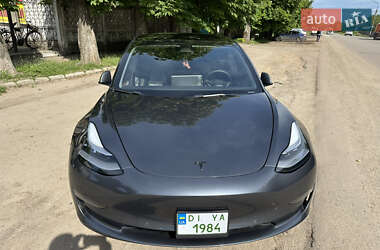 Седан Tesla Model 3 2022 в 