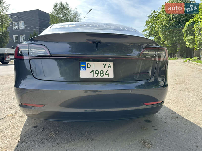 Седан Tesla Model 3 2022 в Сумах