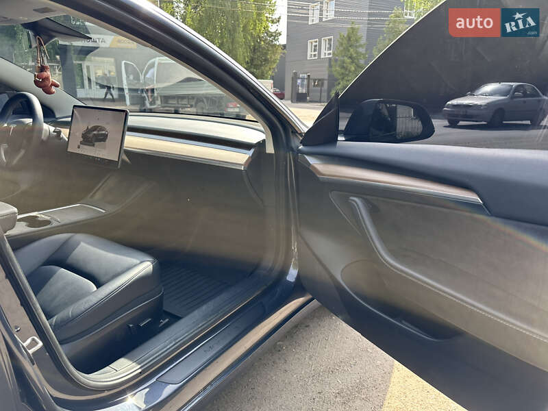Седан Tesla Model 3 2022 в Сумах