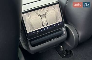 Седан Tesla Model 3 2024 в 