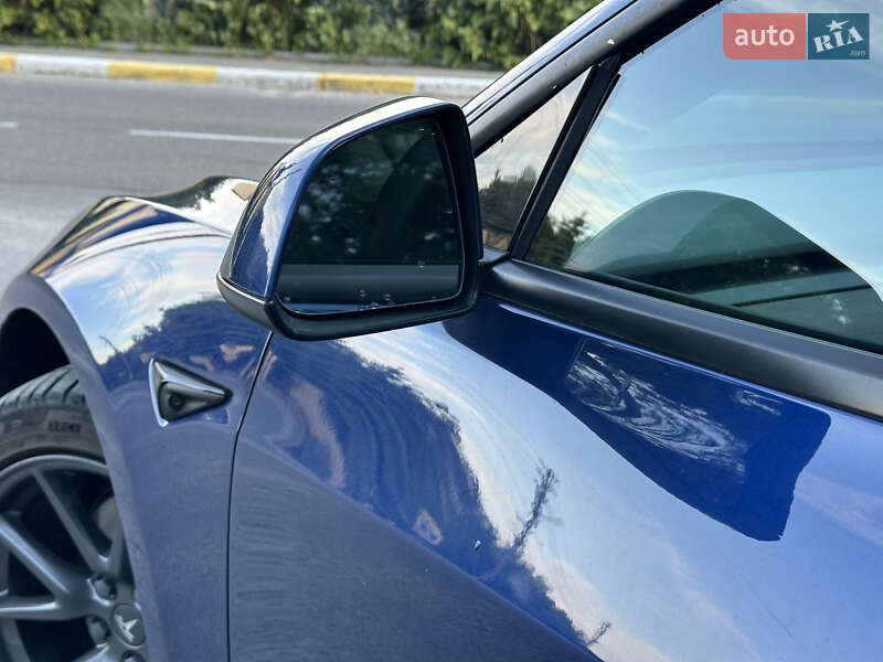 Седан Tesla Model 3 2021 в Києві