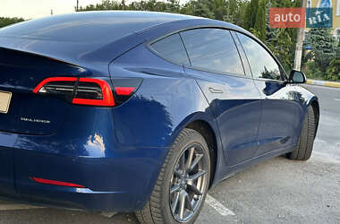 Седан Tesla Model 3 2021 в 