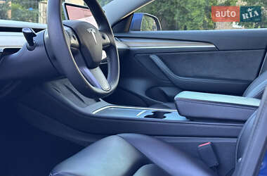 Седан Tesla Model 3 2021 в 