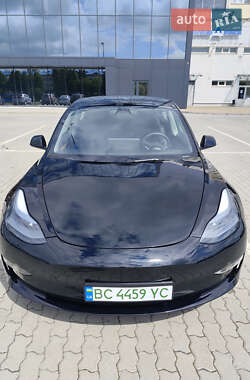 Седан Tesla Model 3 2023 в 