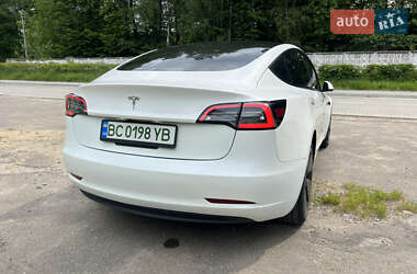 Седан Tesla Model 3 2021 в 