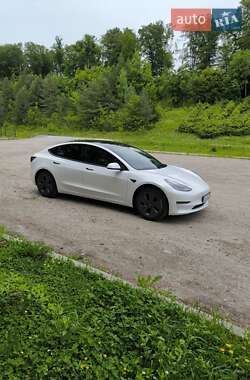 Седан Tesla Model 3 2021 в Бережанах