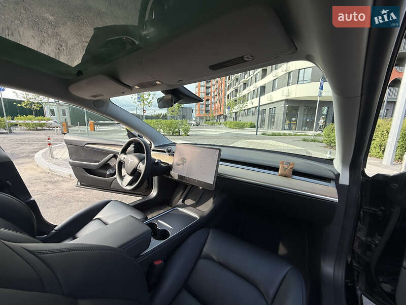 Седан Tesla Model 3 2021 в Киеве