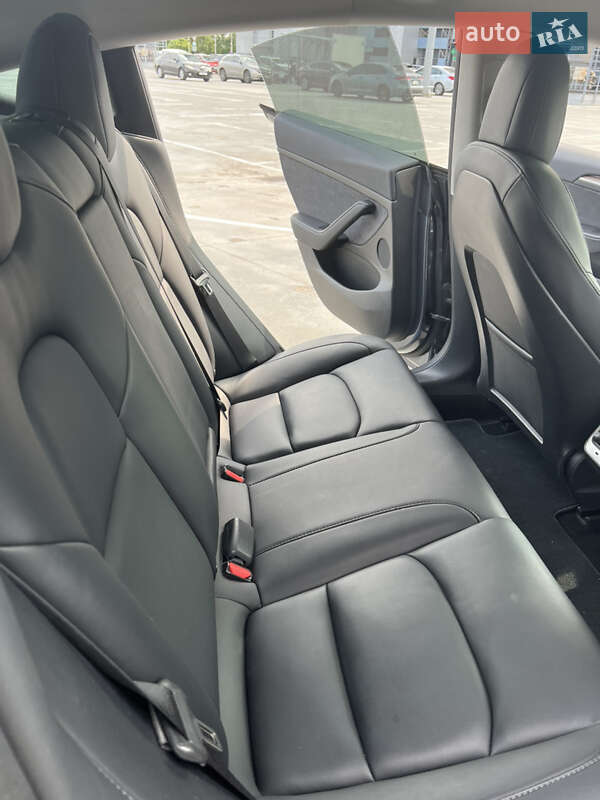 Седан Tesla Model 3 2022 в Києві