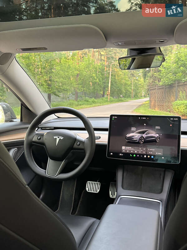 Седан Tesla Model 3 2023 в Киеве
