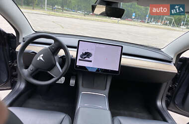 Седан Tesla Model 3 2021 в 