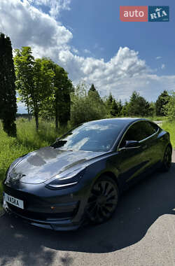 Седан Tesla Model 3 2018 в Ивано-Франковске