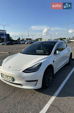 Седан Tesla Model 3 2019 в Дніпрі