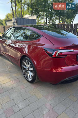Седан Tesla Model 3 2024 в 