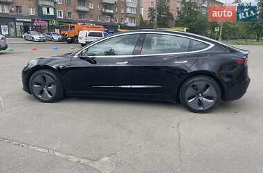 Седан Tesla Model 3 2020 в 