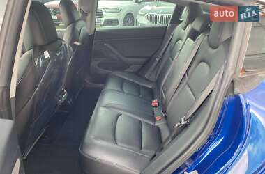 Седан Tesla Model 3 2020 в 