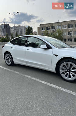 Седан Tesla Model 3 2021 в 