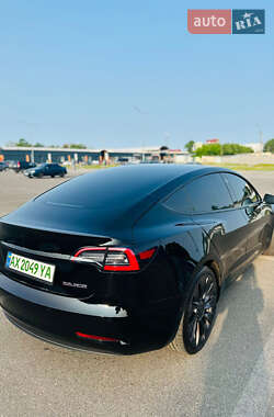 Седан Tesla Model 3 2020 в 