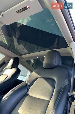 Седан Tesla Model 3 2018 в 