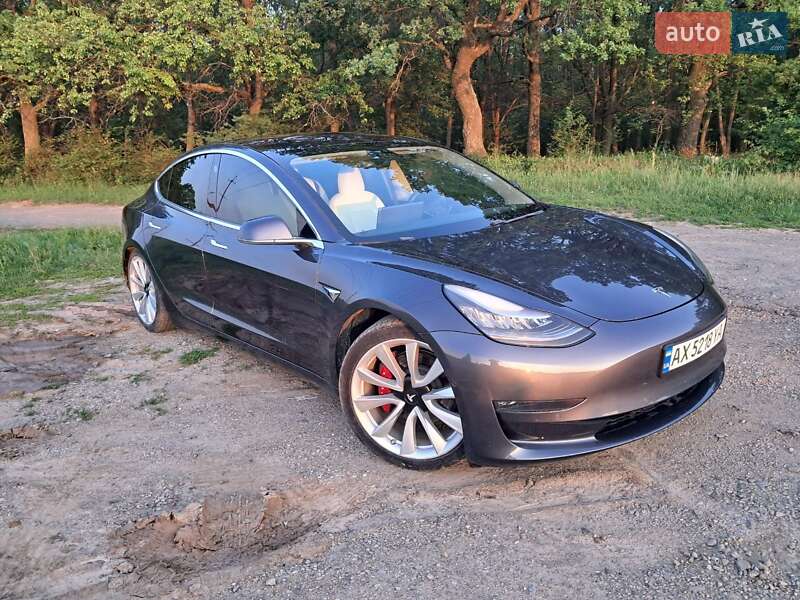 Седан Tesla Model 3 2018 в Харкові