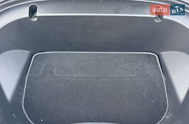 Седан Tesla Model 3 2019 в Солонці