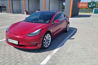 Седан Tesla Model 3 2018 в Виннице