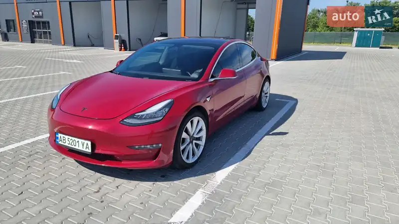 Седан Tesla Model 3 2018 в 
