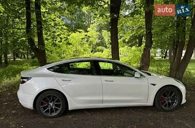 Седан Tesla Model 3 2020 в 