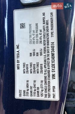 Седан Tesla Model 3 2022 в 