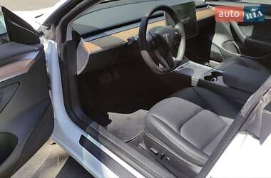 Седан Tesla Model 3 2023 в 