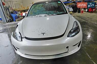 Седан Tesla Model 3 2023 в 