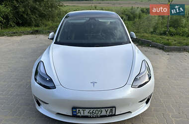 Седан Tesla Model 3 2021 в 