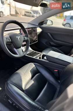 Седан Tesla Model 3 2019 в 