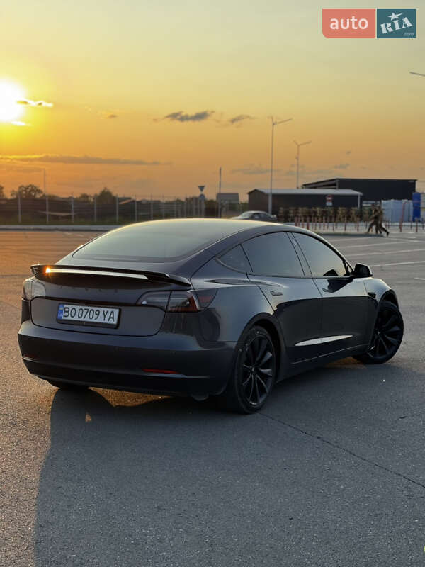 Седан Tesla Model 3 2018 в Днепре