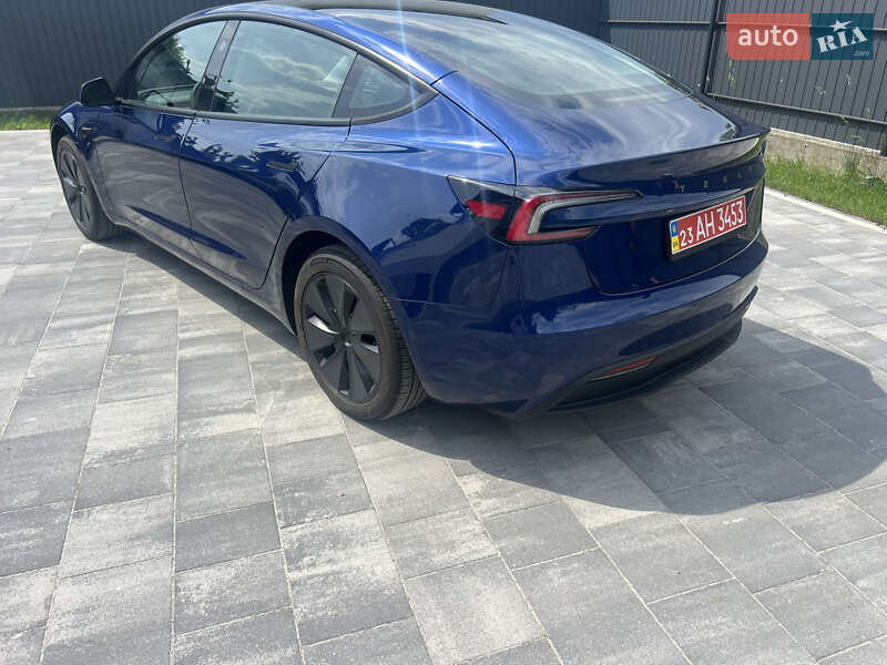 Седан Tesla Model 3 2024 в Старокостянтинові