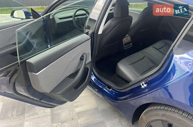 Седан Tesla Model 3 2024 в 