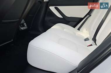 Седан Tesla Model 3 2020 в Києві