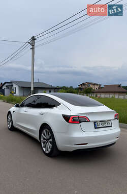 Седан Tesla Model 3 2019 в 