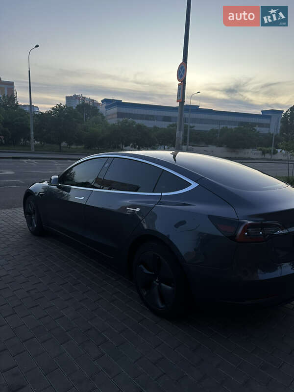Седан Tesla Model 3 2020 в Одесі