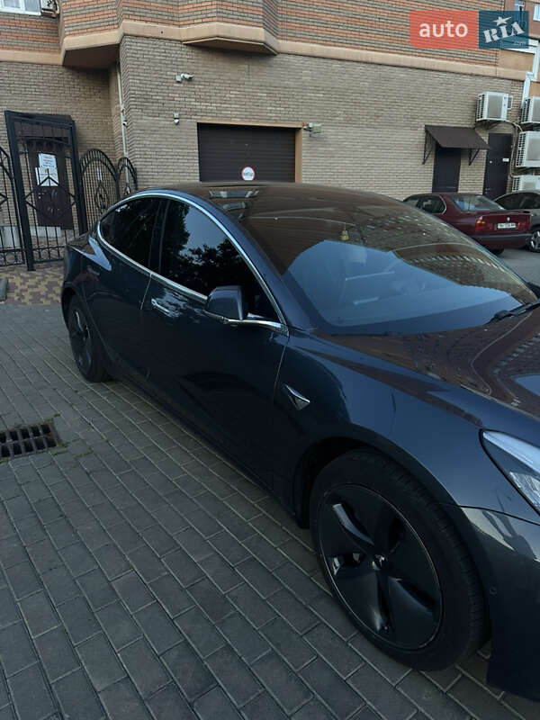 Седан Tesla Model 3 2020 в Одесі