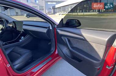 Седан Tesla Model 3 2018 в 