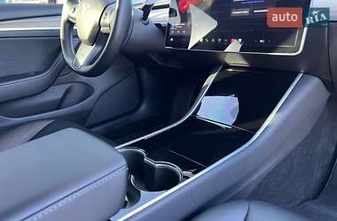 Седан Tesla Model 3 2018 в 