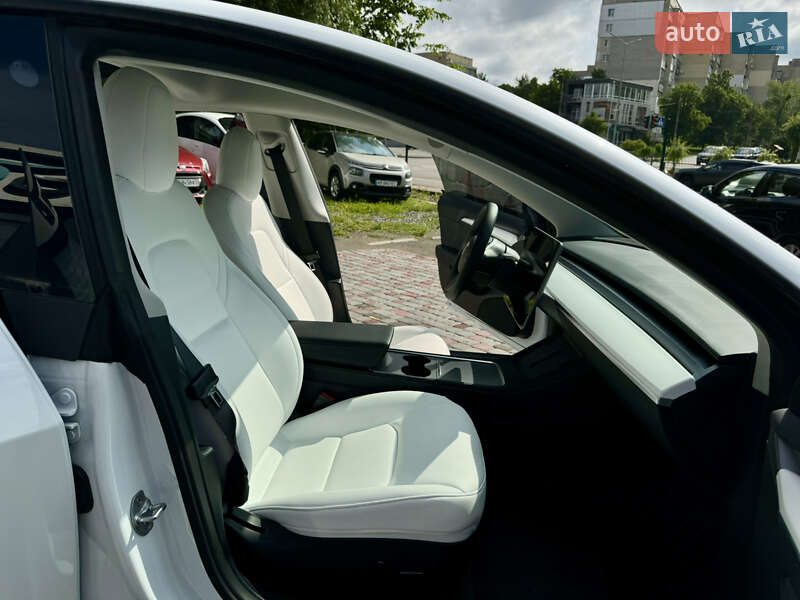 Седан Tesla Model 3 2022 в Вінниці
